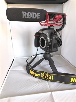 NIKON CORREDO FOTOGRAFICO PROFESSIONALE, mai usato - Foto 5