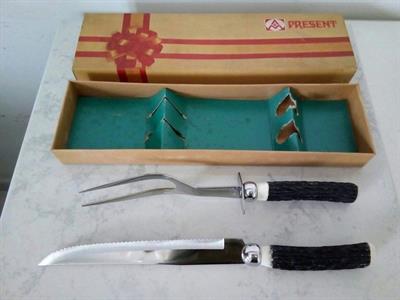 Coltello e forcone in acciaio per arrosto
