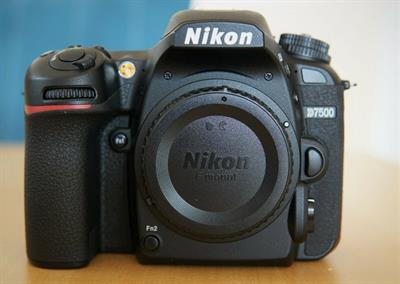 Nikon D7500 - Foto 2