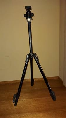 Cavalletto Manfrotto con testa rotante