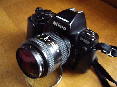 Fotocamera Nikon f801s accessoriata