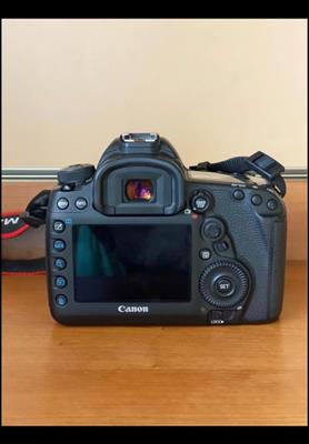 Canon 5D Mark IV +obbiettivo 24-105mm f/4L IS USM