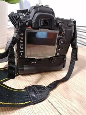 NIKON D 7000
