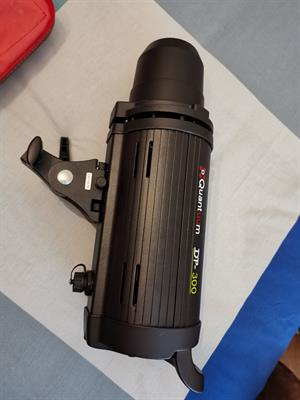 Flash da studio quantuum da 300 watt, mai usato - Foto 3