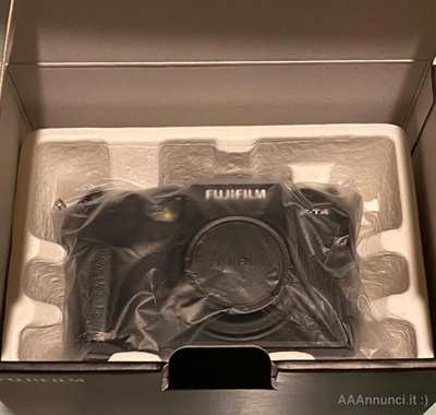 Fotocamera digitale mirrorless Fujifilm X-T4 NUOVO